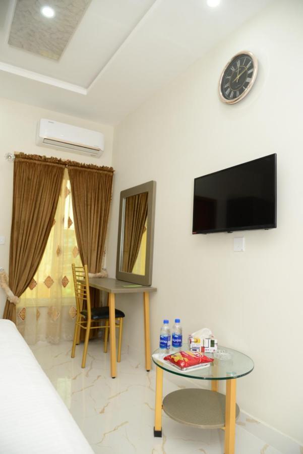 Hotel Deluxe Lahore Exterior foto